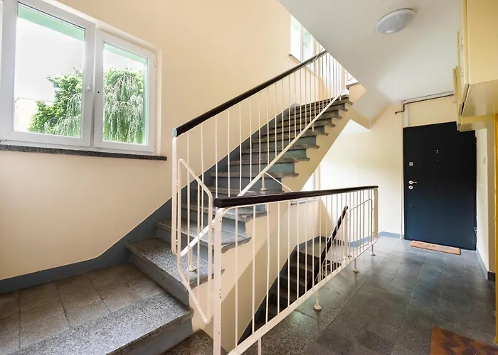 Wola Comfort #1 By Bookinghost 华沙